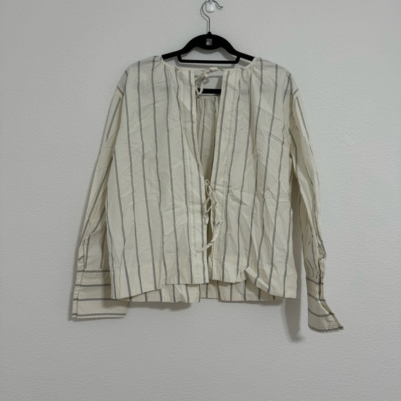 Everlane Blouse - Picture 2 of 6